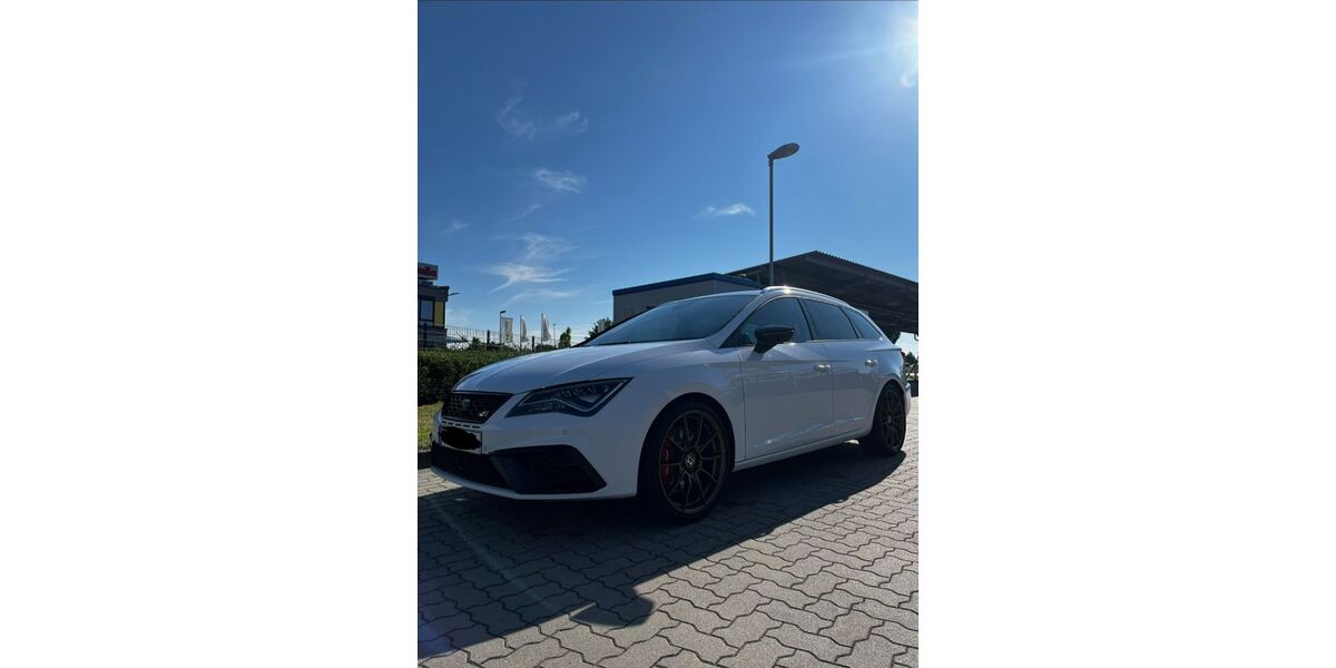 Seat Leon 109.000 km 19.999 &euro; Lübeck 23560