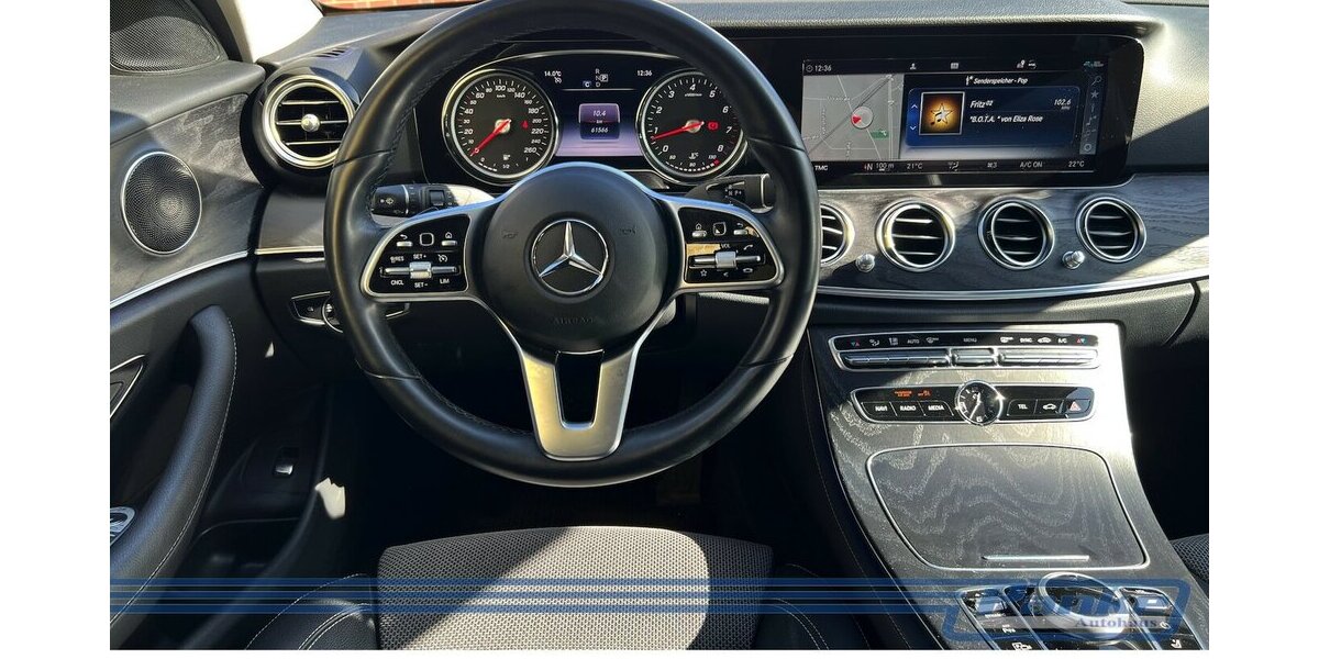 Mercedes-Benz E 200 T-Modell 9G*LED*RFK*NAV*SHZ*Ambient*TotW* 61.566 km 24.990 &euro; Berlin 13187