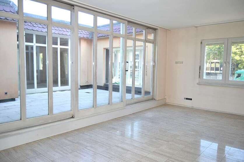 Wohnung zum Mieten in Freiburg im Breisgau 2.100 € 173 m²
