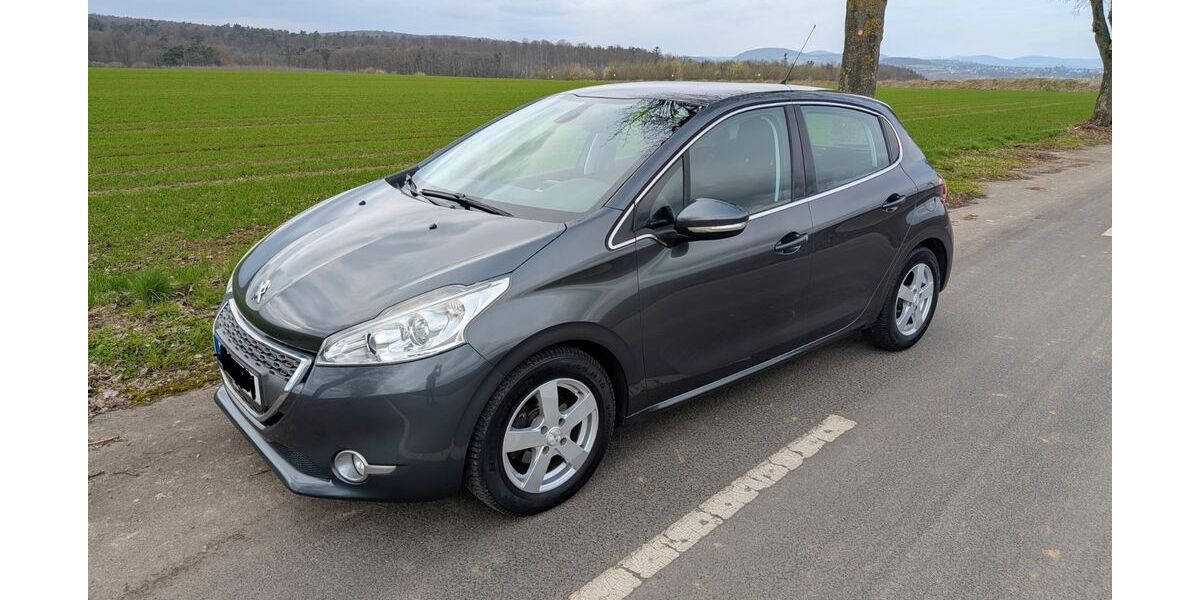 Peugeot 208 122.000 km 5.800 &euro; Fritzlar 34560