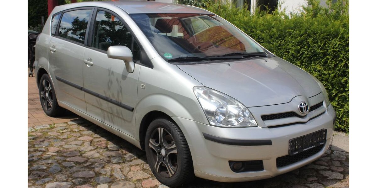 Toyota Corolla Verso 170.502 km 3.500 &euro; Waren (Müritz) 17192