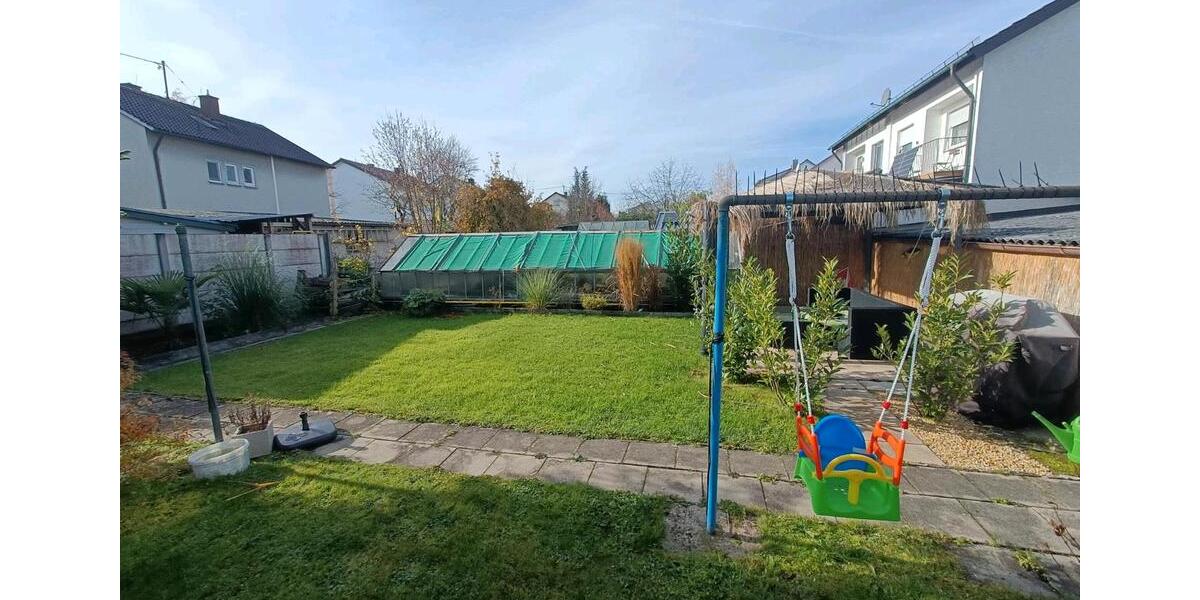 3-Zimmer-Dachgeschosswohnung, Gartenanteil, Garage & Stellplatz 3 zimmer