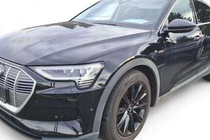 Audi e-tron 62.759 km 26.449 &euro; Ergolding 84030