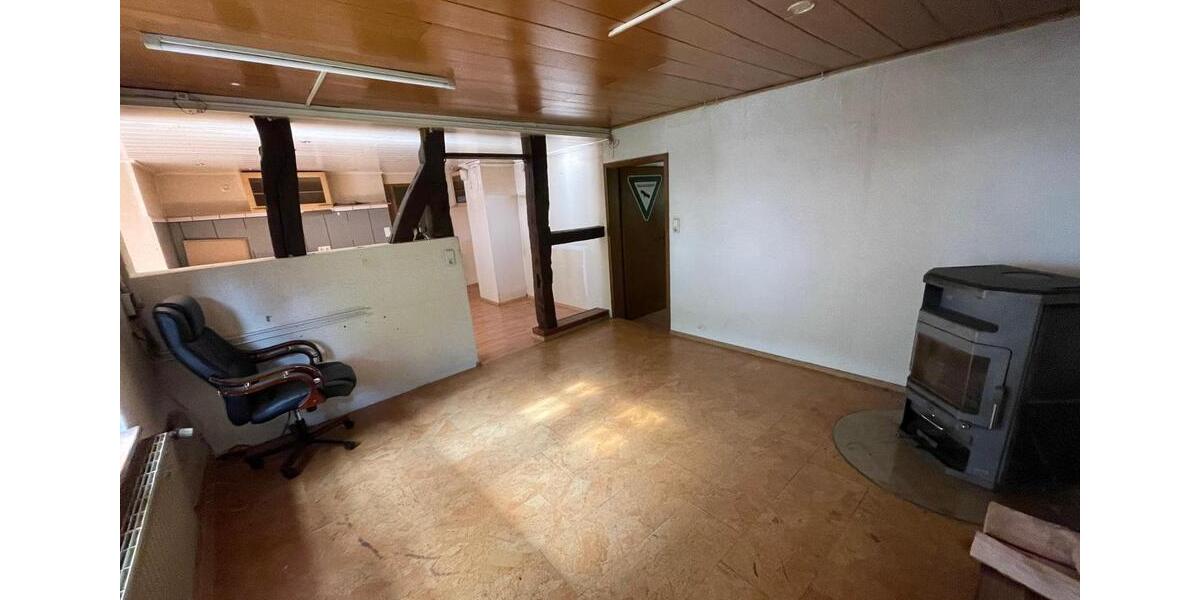 Doppelhaushälfte Warburg - 4 Zimmer, 200 m&sup2;, 98.000&euro; | Angebot:24252876