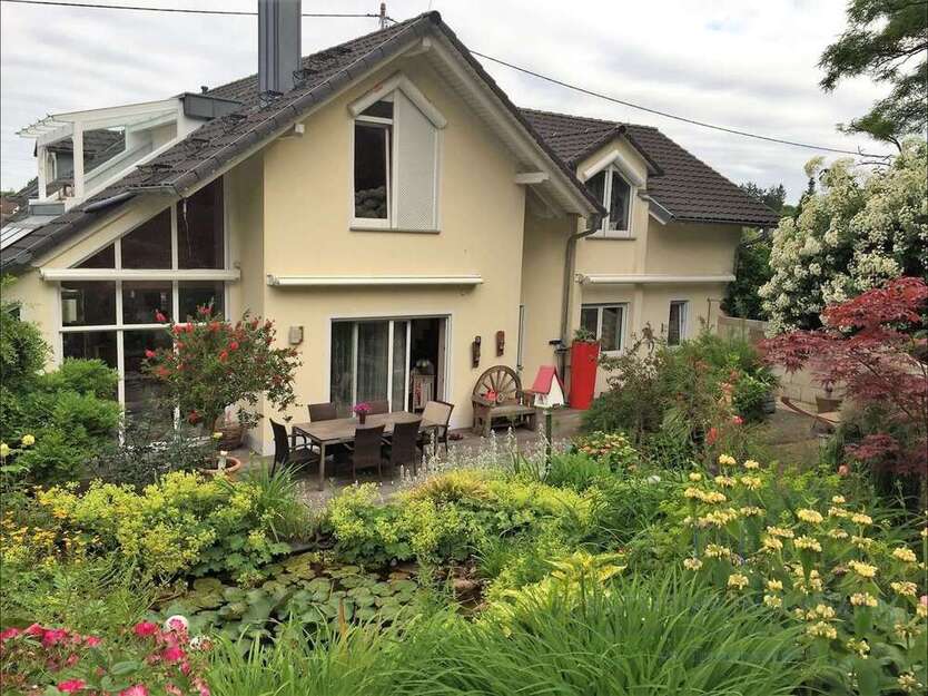 Haus zum Kaufen in Offenburg Zell-Weierbach 1.939.000 € 267 m²