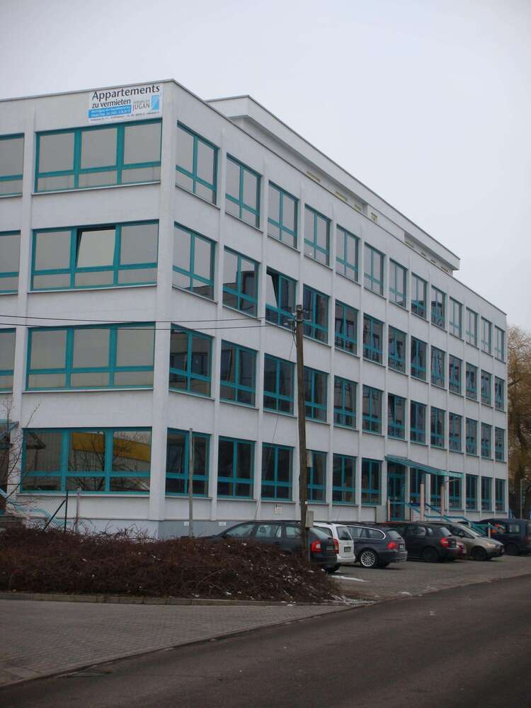 Wohnung zum Mieten in Halle 245 € 16.49 m²