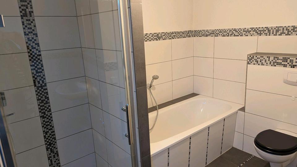 Erdgeschoßwohnung Halle - 4 Zimmer, 120 m&sup2;, 1.310&euro; | Angebot:26315861