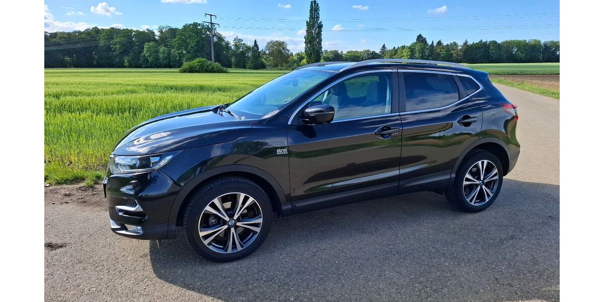 Nissan Qashqai 63.500 km 14.990 &euro; Schwäbisch Gmünd 73529