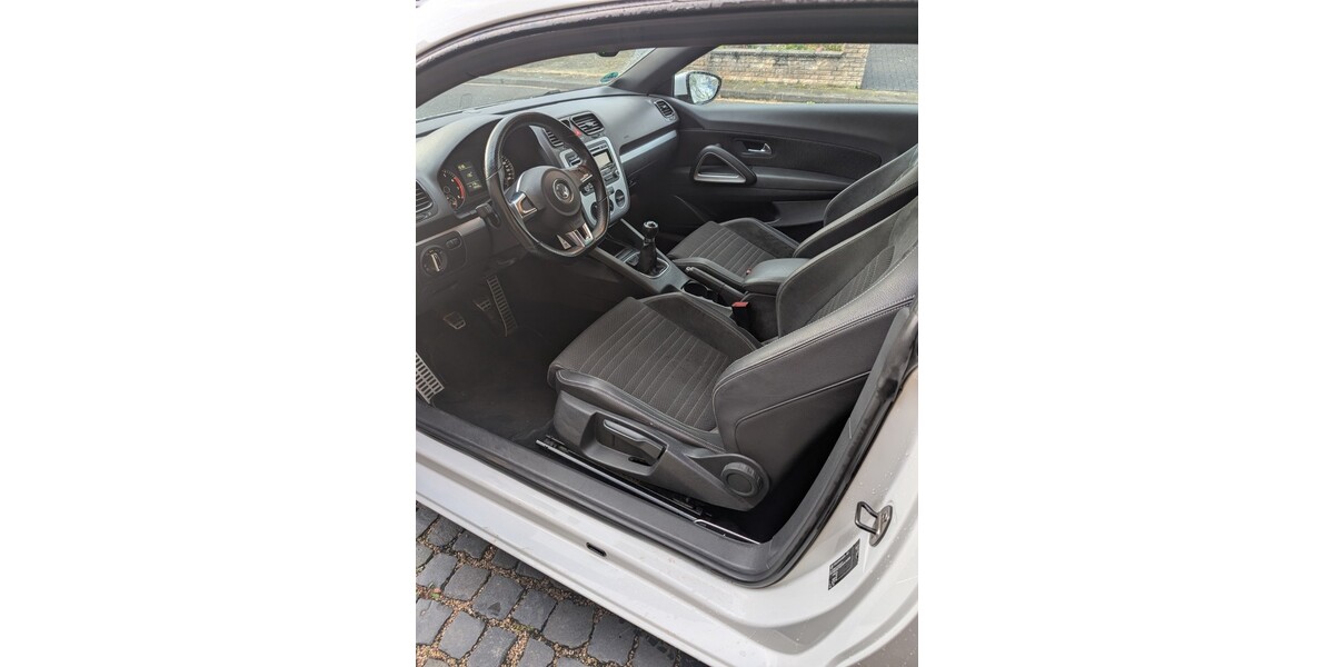 VW Scirocco 14.300 km 9.900 &euro; Mechernich 53894