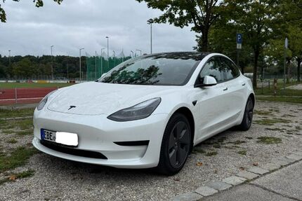 Tesla Model 3 37.900 km 28.700 € Poing 85586