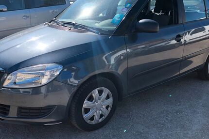 Skoda Fabia 205.879 km 1.690 &euro; Düsseldorf 40231