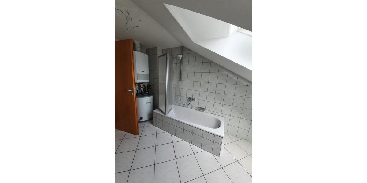 Dachgeschoßwohnung Nittenau - 2.5 Zimmer, 67 m&sup2;, 600&euro; | Angebot:26185126