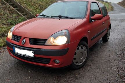 Renault Clio 130.000 km 2.600 &euro; Ober-Mörlen 61239