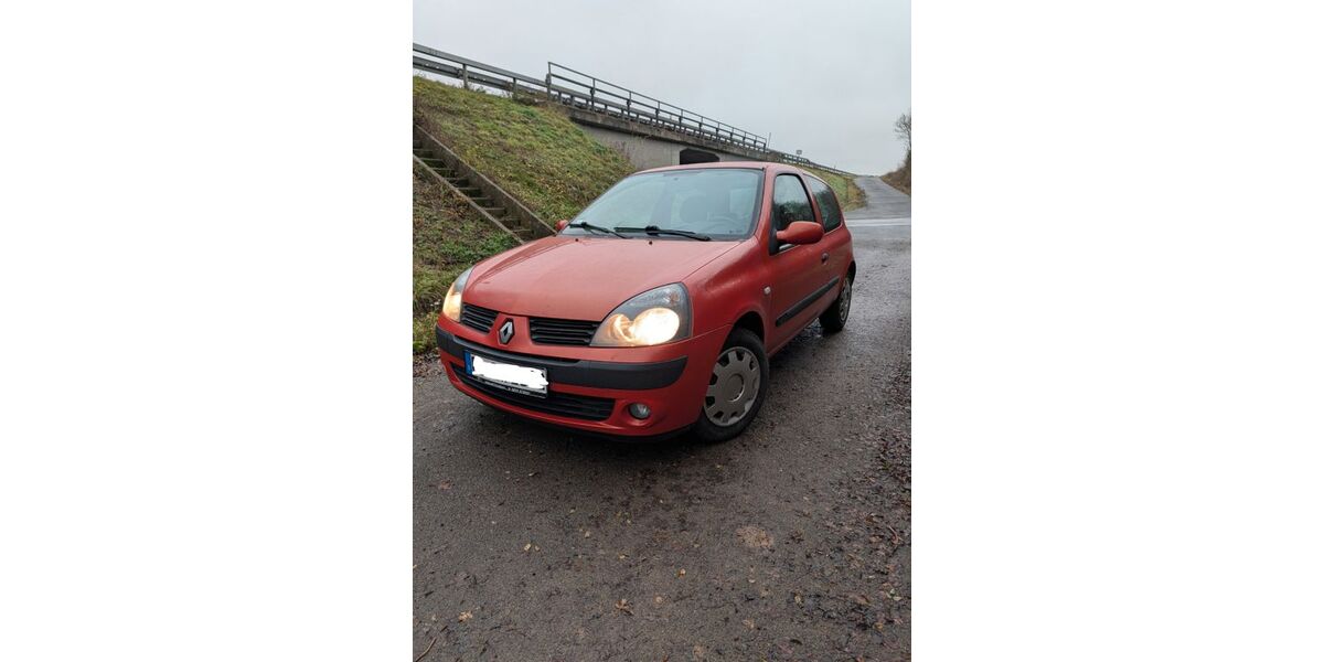 Renault Clio 130.000 km 2.600 &euro; Ober-Mörlen 61239