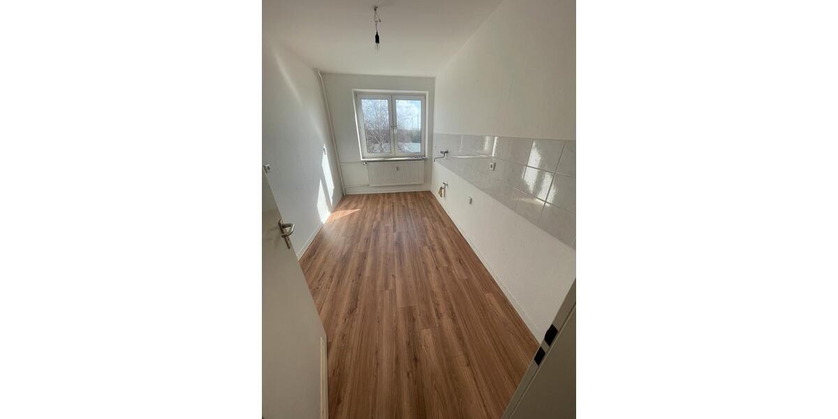 Etagenwohnung Arneburg - 4 Zimmer, 83 m&sup2;, 360&euro; | Angebot:25918655