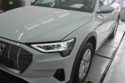 Audi e-tron 67.733 km 30.990 &euro; Nabburg 92507
