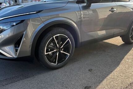 Nissan Qashqai 2.900 km 31.880 &euro; Lage 32791