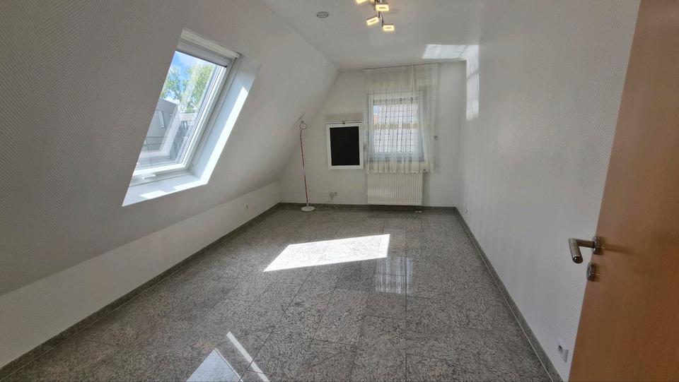 Etagenwohnung Ehningen - 3 Zimmer, 74 m&sup2;, 1.100&euro; | Angebot:26676239