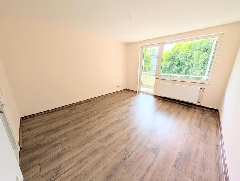 **Balkon gewünscht? Dann zugreifen! +Laminat +modernes Tageslichtbad +hell**