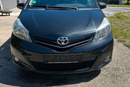 Toyota Yaris 124.254 km 4.444 &euro; Ascha 94347