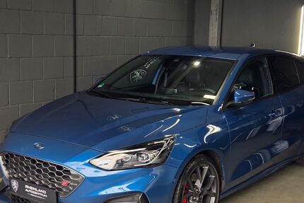 Ford Focus 127.000 km 19.490 &euro; Remscheid 42899