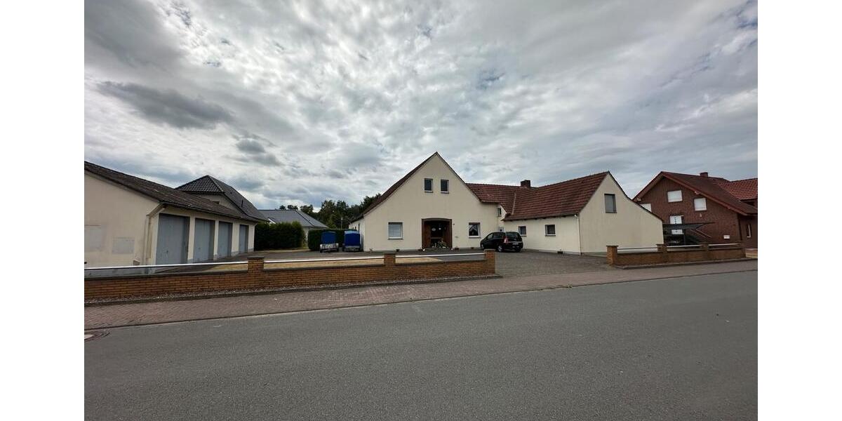 Einfamilienhaus Melle - 7 Zimmer, 270 m&sup2;, 300.000&euro; | Angebot:26978063