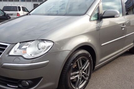 VW Touran 151.000 km 4.990 € Tauberbischofsheim 97941