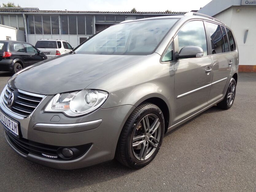 VW Touran 151.000 km 4.990 € Tauberbischofsheim 97941