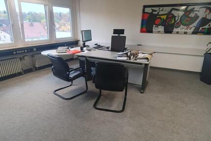 Großzügige Büro- oder Praxisfläche im 3. OG eines Bürogebäudes - ab 012026 - in Aalen zu vermieten zimmer