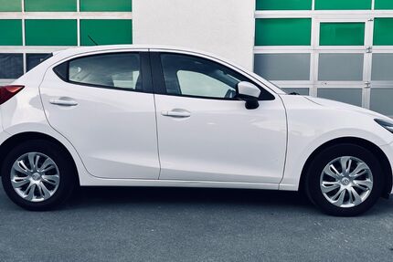 Mazda 2 124.300 km 5.750 &euro; Oberkotzau 95145