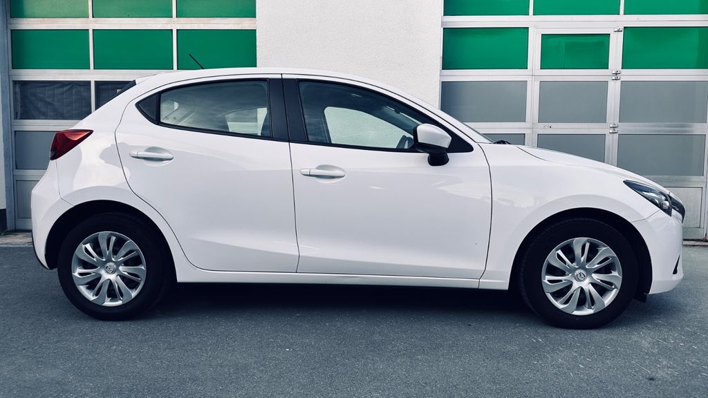 Mazda 2 124.300 km 5.750 &euro; Oberkotzau 95145