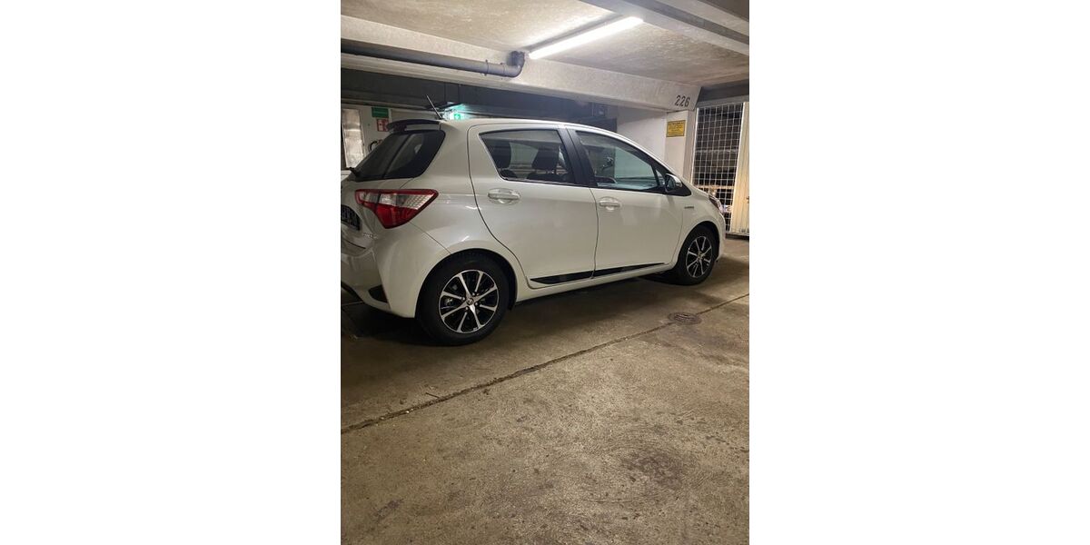Toyota Yaris 7.853 km 15.200 &euro; Langenfeld 40764