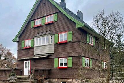 Großzügiges 10-Zi. Holzhaus in Top Lage + große GarageWerkstatt 10 zimmer