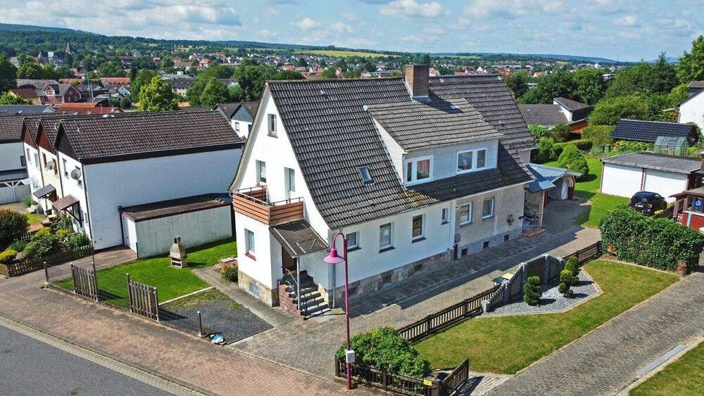 ZWEI DOPPELHAUSHÄLFTEN SUCHEN EINEN NEUEN EIGENTÜMER | OBERKAUFUNGEN 7 zimmer