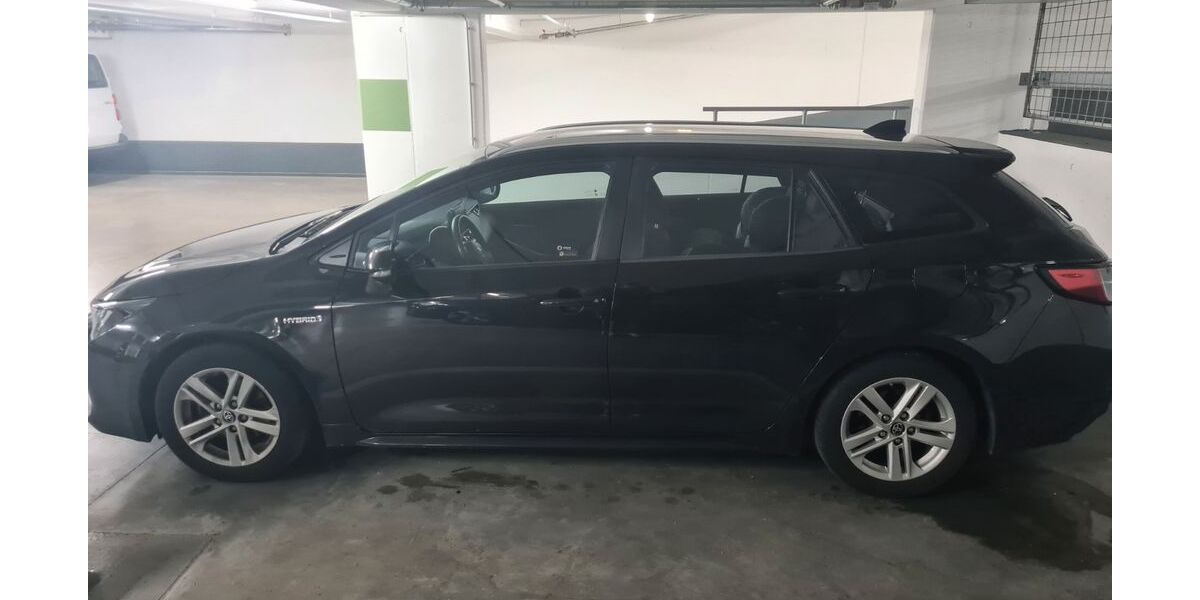 Toyota Corolla 75.000 km 20.600 &euro; München 81379