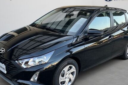 Hyundai i20 10.689 km 16.990 &euro; Schiffweiler 66578