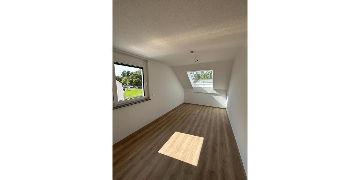 Sparen Sie bis zu 30% Energiekosten Neubau RH Whg. in Crimmitschau, Bebelstraße inkl. Kaminofen 4.5 zimmer