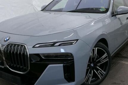 BMW 740 14.100 km 93.640 &euro; Paderborn 33100