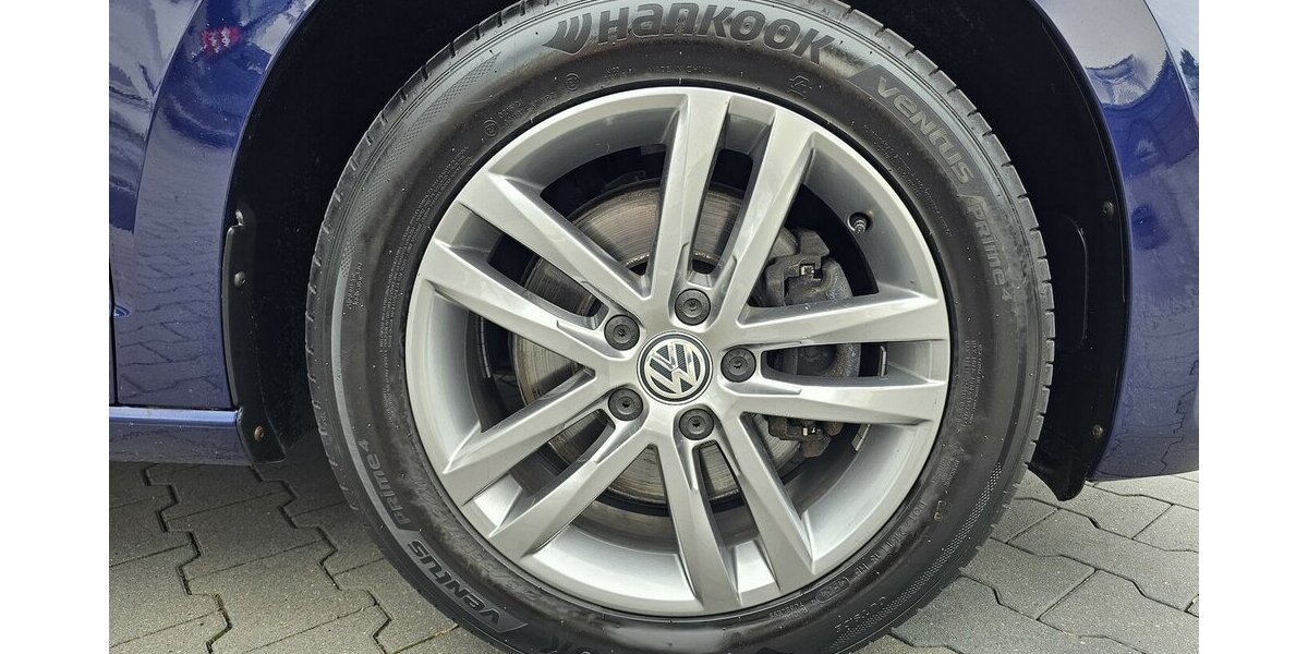 VW Touran 1.4 TSI Comfortline NAVI PANO LED AHK 69.950 km 21.490 &euro; Löhne 32584