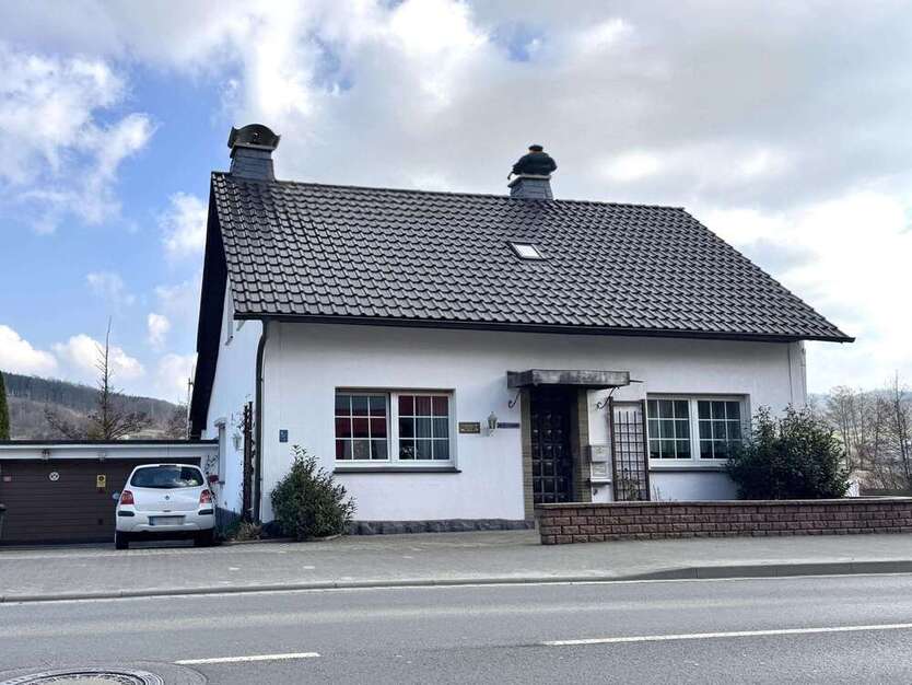 Haus zum Kaufen in Sundern 319.000 € 223 m²