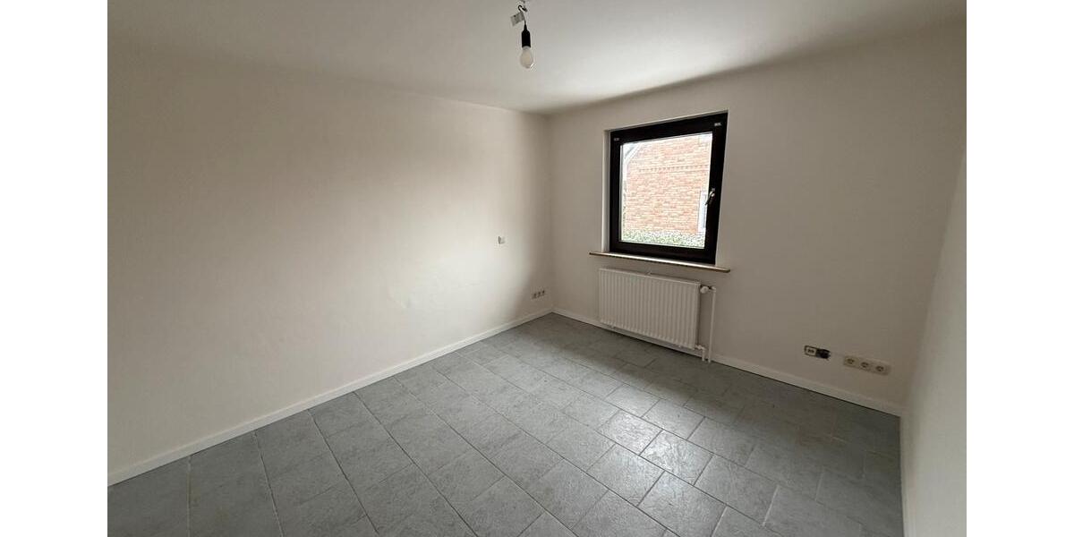 Doppelhaushälfte Pinneberg - 4 Zimmer, 85 m&sup2;, 1.400&euro; | Angebot:24739670