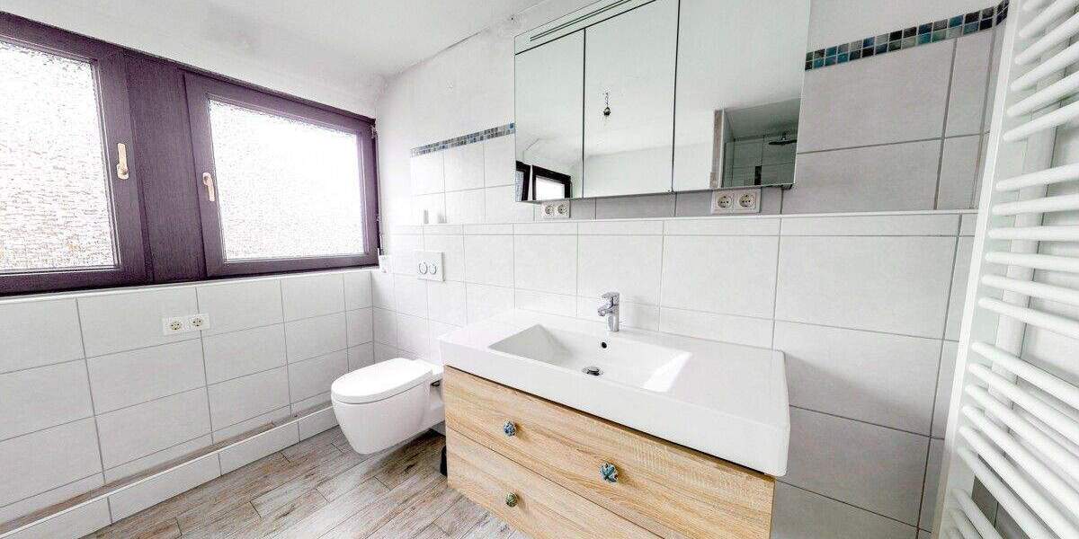 Mehrfamilienhaus, Wohnhaus Erlangen / Frauenaurach Frauenaurach - 7 Zimmer, 179 m&sup2;, 549.000&euro; | Angebot:25262689