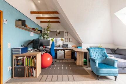 Helle Dachgeschosswohnung zu vermieten 2 zimmer