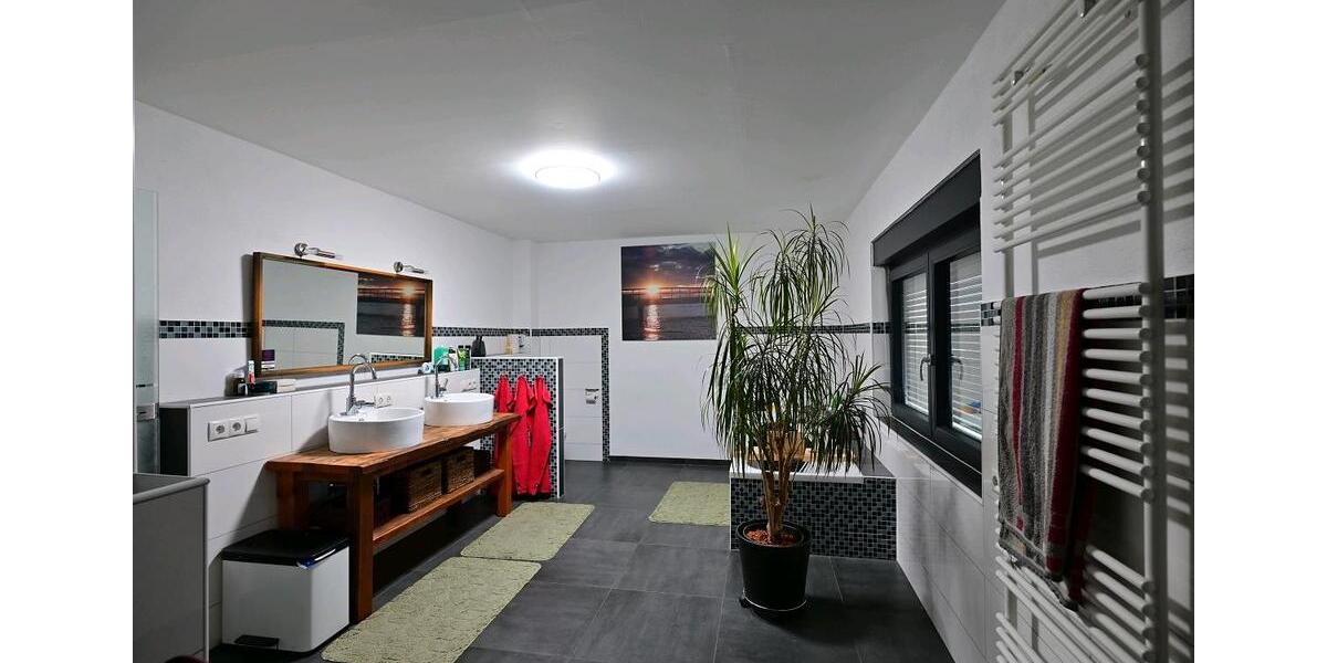 Einfamilienhaus Selb - 9 Zimmer, 230 m&sup2;, 269.000&euro; | Angebot:26075485