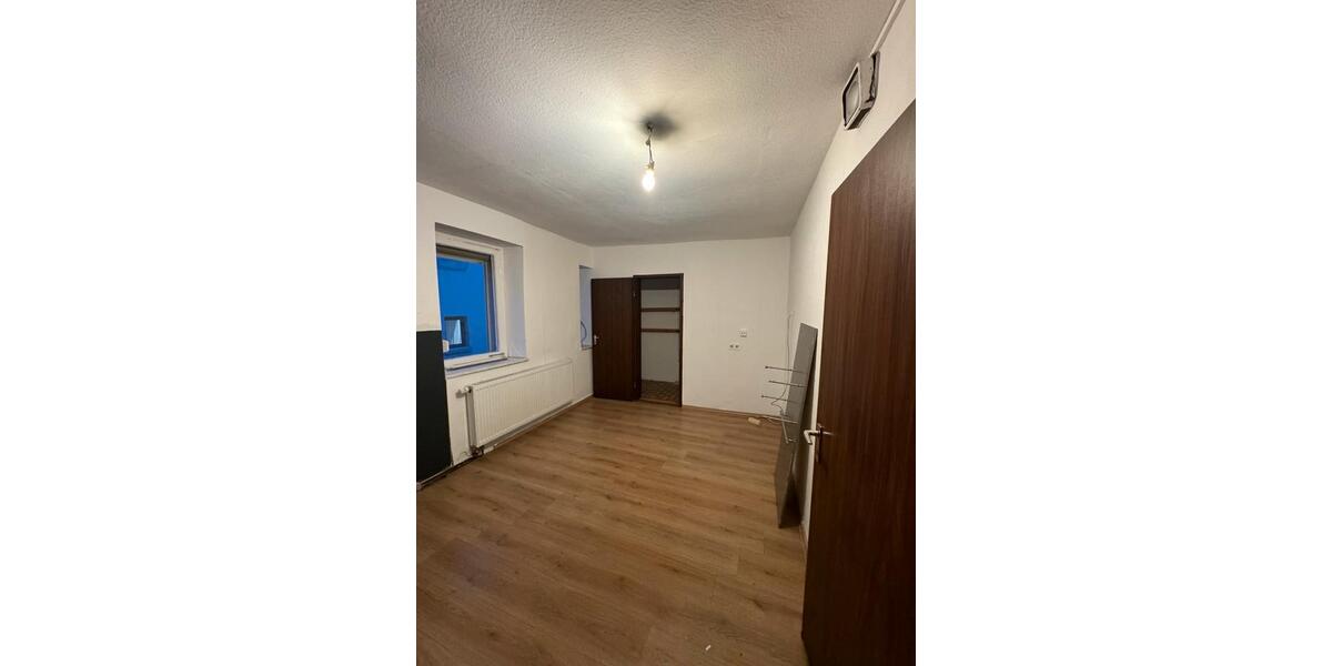 Einfamilienhaus Euerdorf - 6 Zimmer, 200 m&sup2;, 1.250&euro; | Angebot:24840767