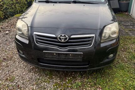 Toyota Avensis 194.700 km 2.700 &euro; Esslingen 73728