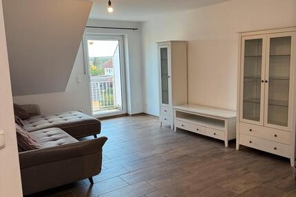 Helle, gepflegte Wohnung mit Balkon & Tiefgarage zimmer