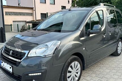 Peugeot Partner 110.000 km 10.490 &euro; München 81243