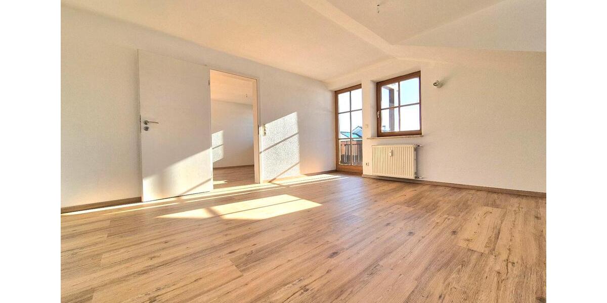 Dachgeschoßwohnung Rinchnach - 3 Zimmer, 75 m&sup2;, 119.000&euro; | Angebot:26502327