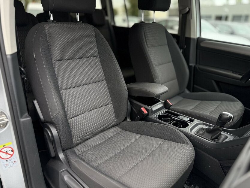 VW Touran 7-Sitze/Discover Pro/ACC/AHK/Automatik 110.000 km 24.490 € Mönchengladbach 41066